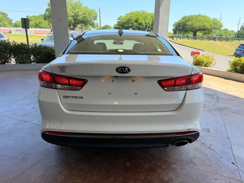 Used 2016 Kia Optima LX w/ Option Group 014 FWD image 5