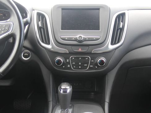Used 2020 Chevrolet Equinox LT image 19