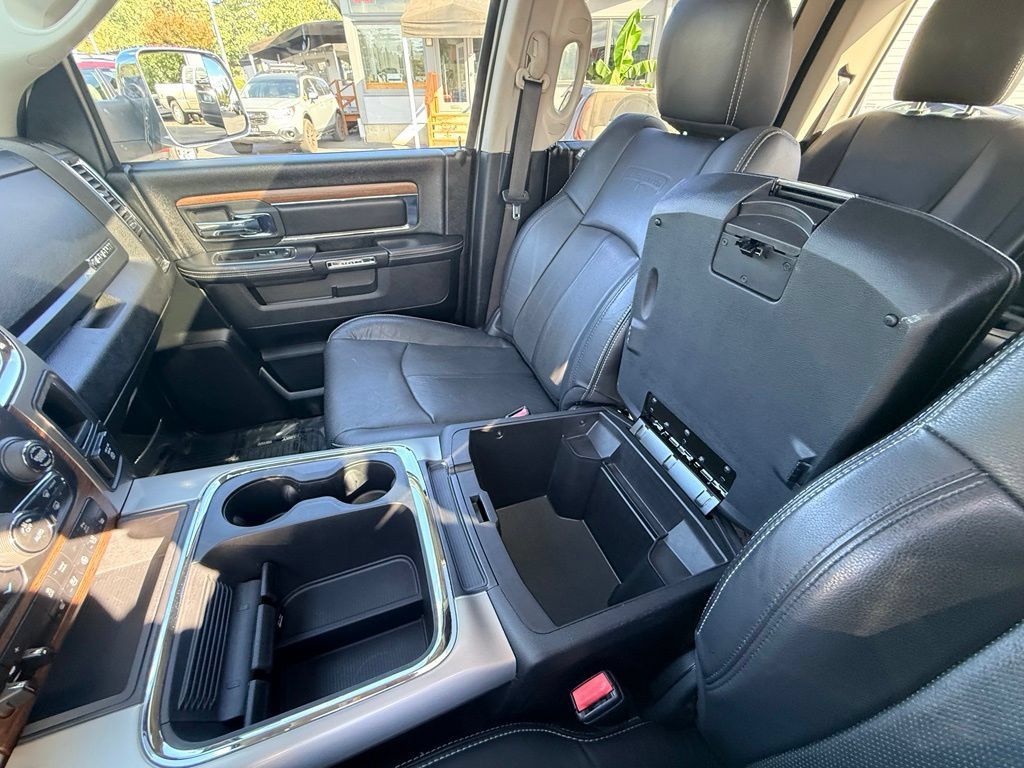 Used 2017 RAM 1500 Laramie AWD/4WD image 33