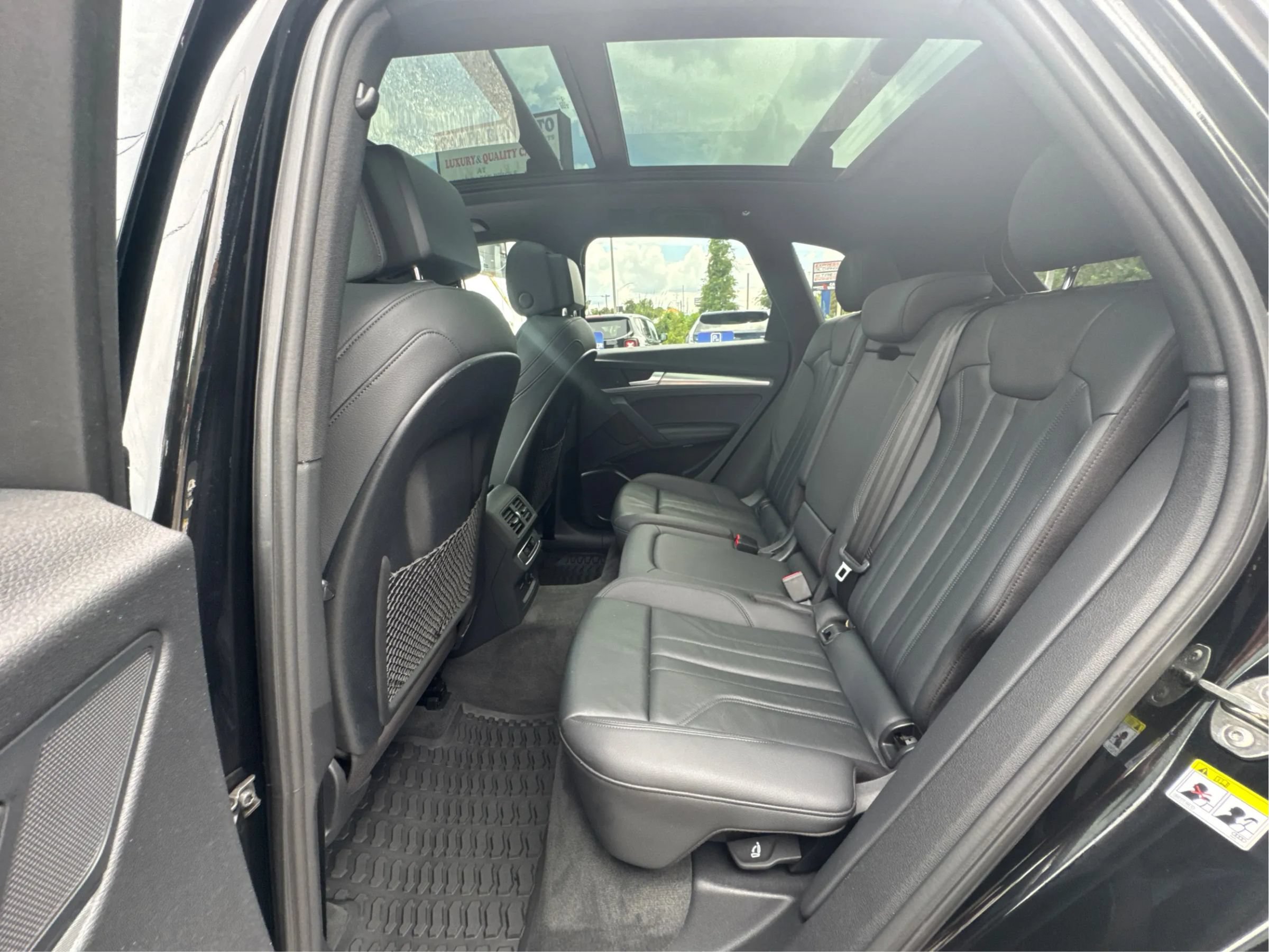 Used 2020 Audi Q5 2.0T Titanium Premium Plus w/ Premium Plus Package AWD/4WD image 12