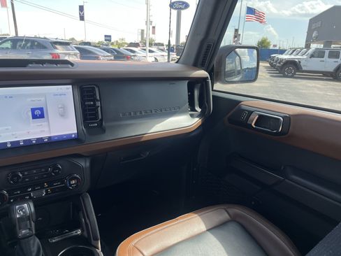 Used 2024 Ford Bronco Outer Banks AWD/4WD image 30
