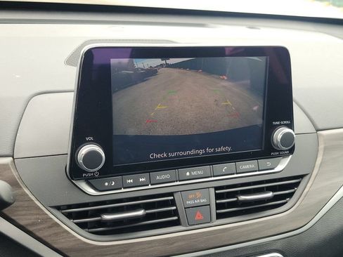 Used 2025 Nissan Altima 2.5 SV FWD image 26