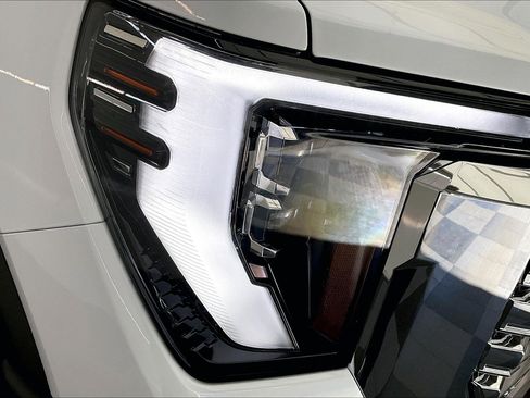 New 2026 GMC Sierra 2500 Denali w/ Denali Reserve Package image 15