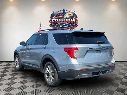 Used 2023 Ford Explorer XLT w/ Equipment Group 202A AWD/4WD image 6