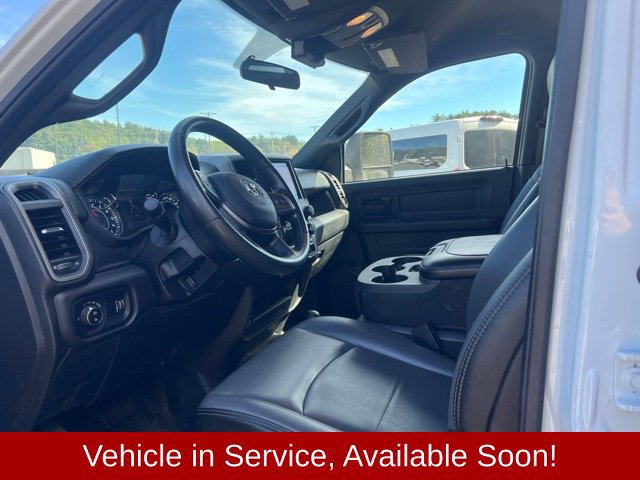 Used 2024 RAM 2500 Tradesman w/ Chrome Appearance Group AWD/4WD image 11