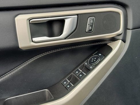 Used 2022 Ford Explorer XLT w/ Equipment Group 202A image 24