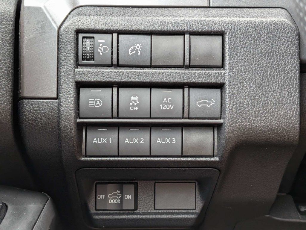 Used 2025 Toyota Tacoma TRD Sport w/ TRD Sport Premium Package AWD/4WD image 21