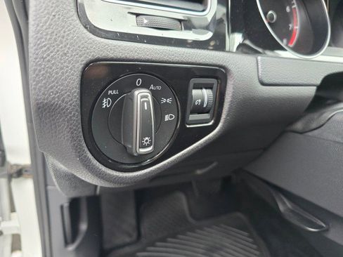 Used 2015 Volkswagen Golf SEL image 27