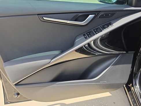 New 2026 Kia Niro SX Touring FWD image 18