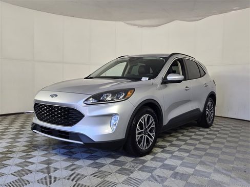 Used 2020 Ford Escape SEL image 4