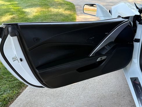 Used 2016 Chevrolet Corvette Z06 w/ 3LZ Preferred Equipment Group image 49