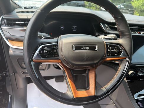 Used 2023 Jeep Grand Cherokee L Summit AWD/4WD image 20