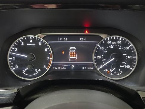 Used 2023 Nissan Pathfinder SL w/ Black Appearance Package AWD/4WD image 18