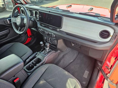 Used 2025 Jeep Wrangler Unlimited Sport AWD/4WD image 11