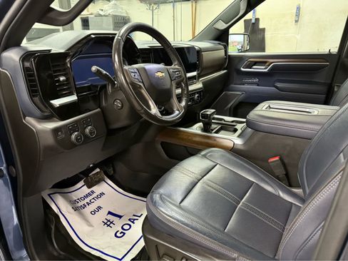 Used 2022 Chevrolet Silverado 1500 High Country w/ LPO, Dark Essentials Package image 9