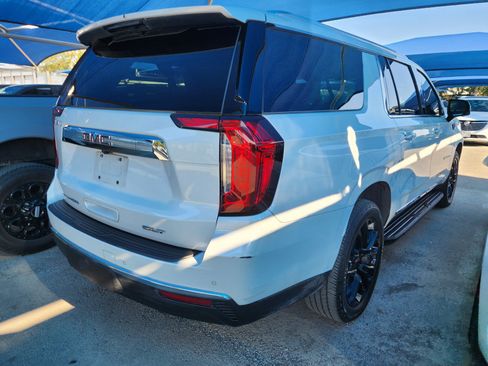 Used 2022 GMC Yukon XL SLT w/ SLT Premium Package RWD image 4