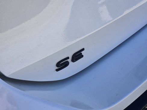 New 2026 Volkswagen Tiguan SE R-Line image 9