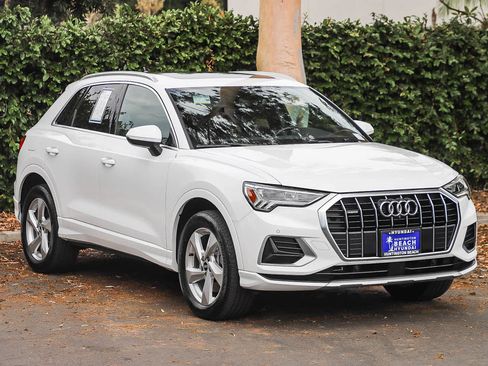 Used 2022 Audi Q3 2.0T Premium Plus w/ Premium Plus Package AWD/4WD image 3