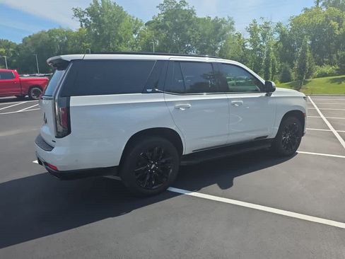 Used 2021 Cadillac Escalade Sport Platinum AWD/4WD image 3