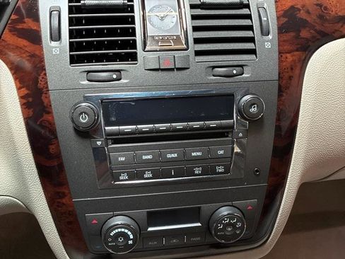 Used 2008 Cadillac DTS FWD image 22
