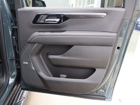 New 2026 Chevrolet Suburban RST w/ RST Capability Package AWD/4WD image 41