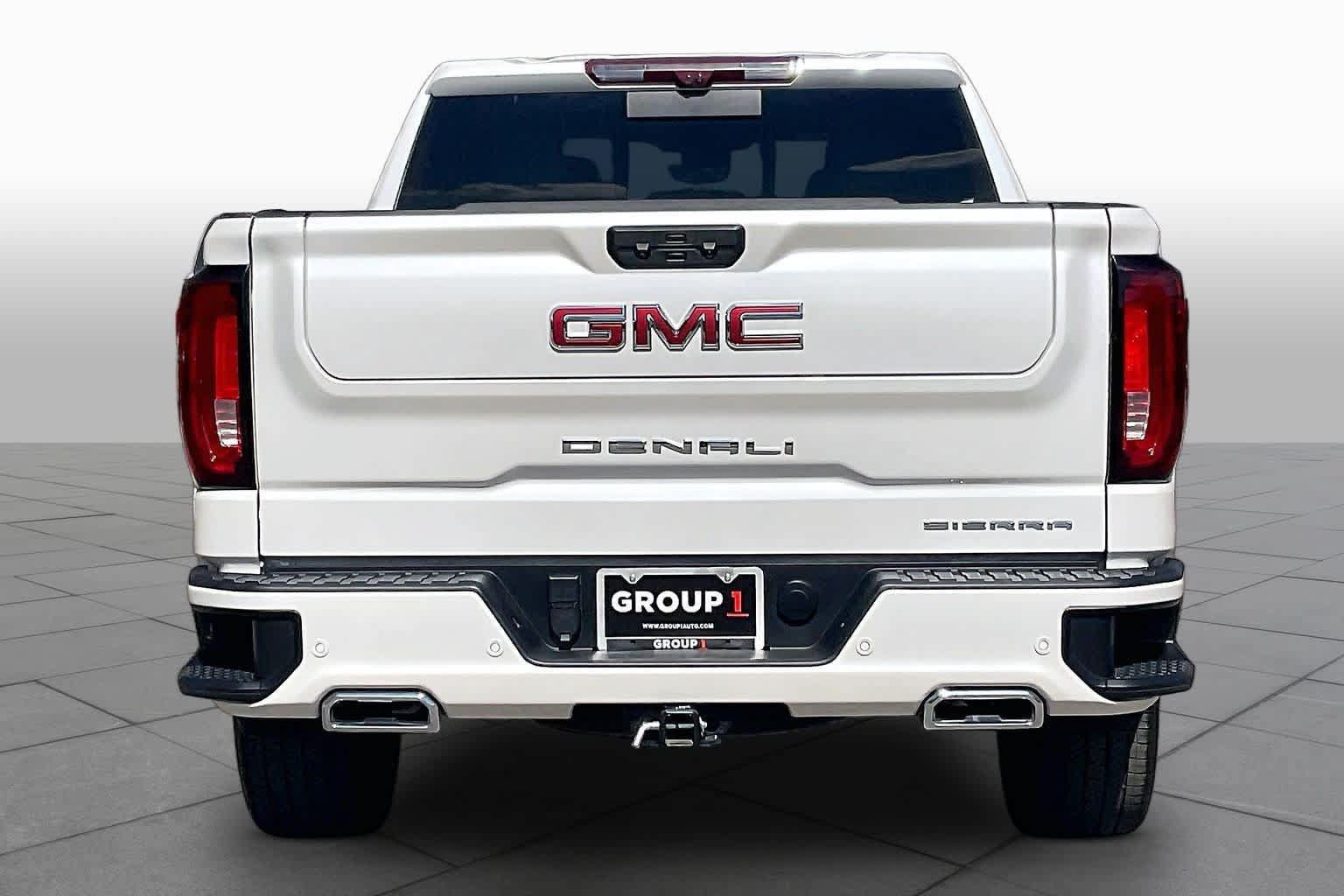 Used 2024 GMC Sierra 1500 Denali w/ Technology Package AWD/4WD image 5