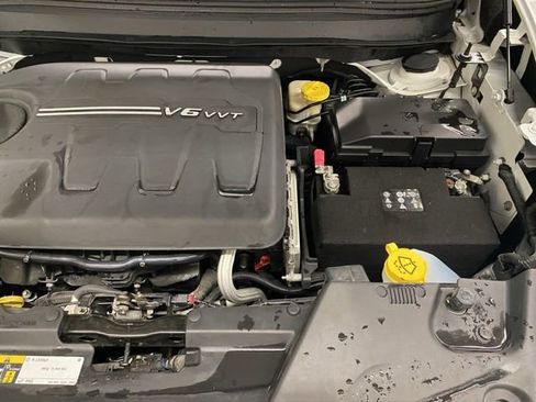 Used 2015 Jeep Cherokee Latitude w/ Cold Weather Group image 25