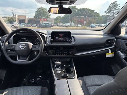 Used 2026 Nissan Rogue SV AWD/4WD image 35