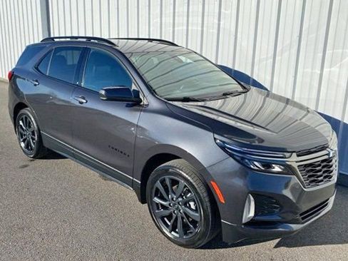 Used 2022 Chevrolet Equinox RS w/ LPO, Floor Liner Package image 3