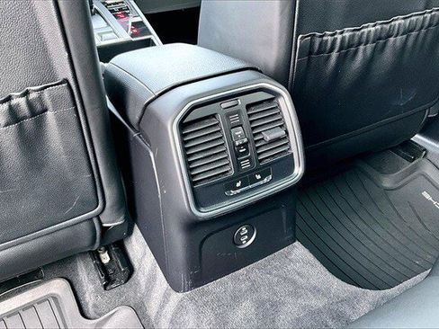 Used 2022 Porsche Macan image 13