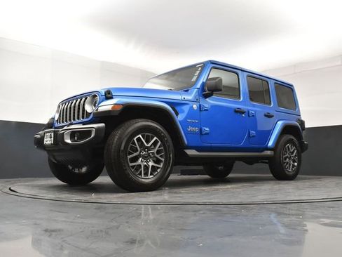 Used 2024 Jeep Wrangler Sahara w/ Technology Group image 21