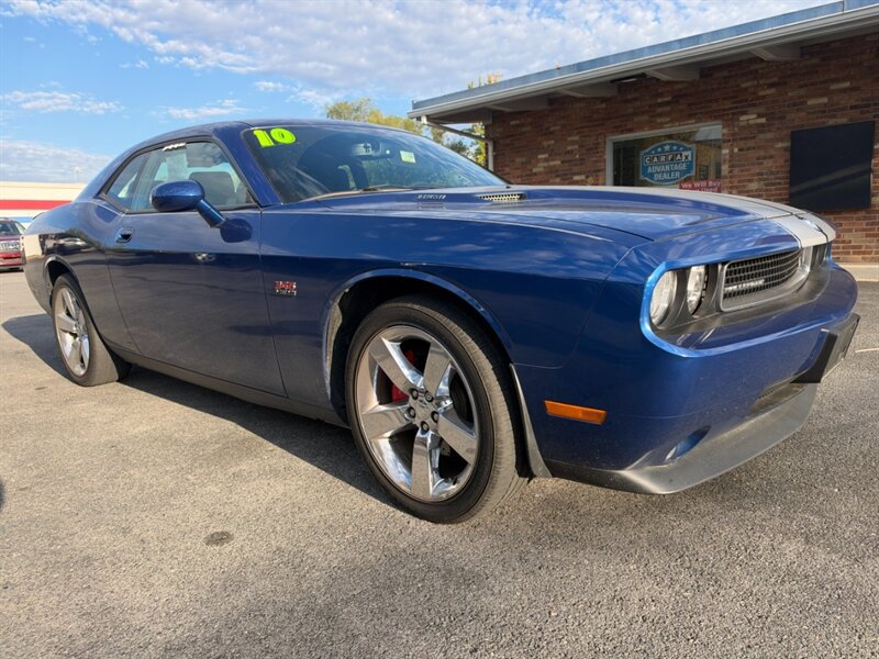 Used 2010 Dodge Challenger R/T RWD image 1