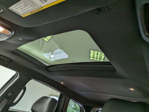 Used 2017 Jeep Grand Cherokee Altitude AWD/4WD image 16