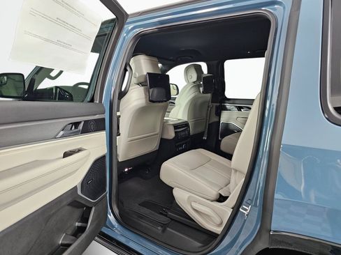 New 2026 Jeep Grand Wagoneer Limited w/ Rear Seat Video Group I AWD/4WD image 33