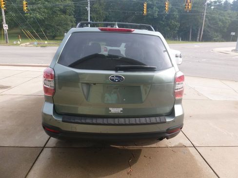 Used 2016 Subaru Forester 2.5i Premium AWD/4WD image 8