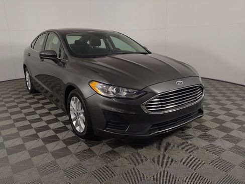 Used 2020 Ford Fusion SE FWD image 13