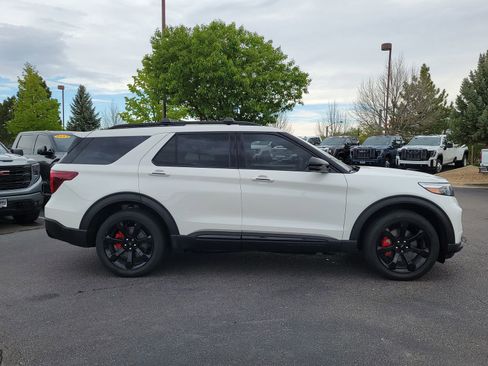Used 2024 Ford Explorer ST w/ Equipment Group 401A AWD/4WD image 2