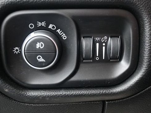 Used 2019 RAM 1500 Big Horn AWD/4WD image 8