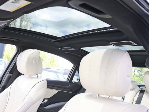 Used 2019 Mercedes-Benz S 560 Sedan image 37
