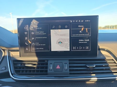 Used 2025 Audi SQ5 Premium Plus w/ Premium Plus Package image 20