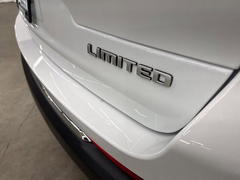 New 2025 Jeep Grand Cherokee L Limited w/ Trailer Tow Package image 24