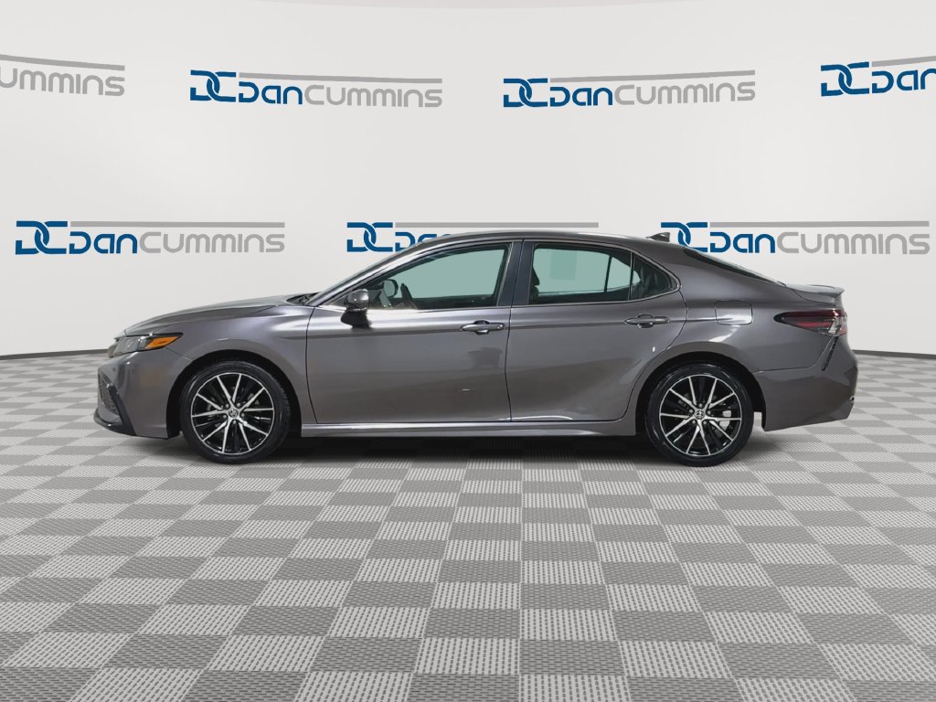 Used 2023 Toyota Camry SE FWD image 5