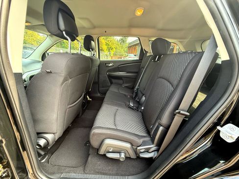 Used 2014 Dodge Journey SXT image 12
