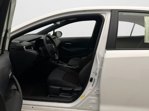 Used 2026 Toyota Corolla SE FWD image 8