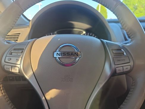 Used 2013 Nissan Altima 2.5 SL w/ Technology Pkg FWD image 13