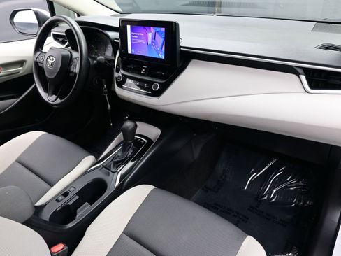 Used 2025 Toyota Corolla LE image 14