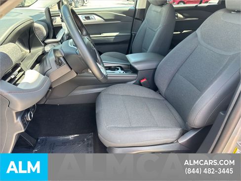 Used 2025 Ford Explorer Active image 11