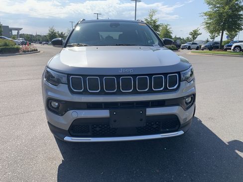 Certified 2022 Jeep Compass Limited AWD/4WD image 3
