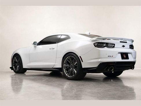 Used 2022 Chevrolet Camaro ZL1 RWD image 11