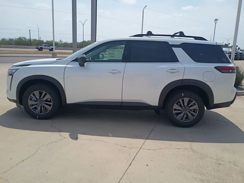 New 2026 Nissan Pathfinder SV image 3